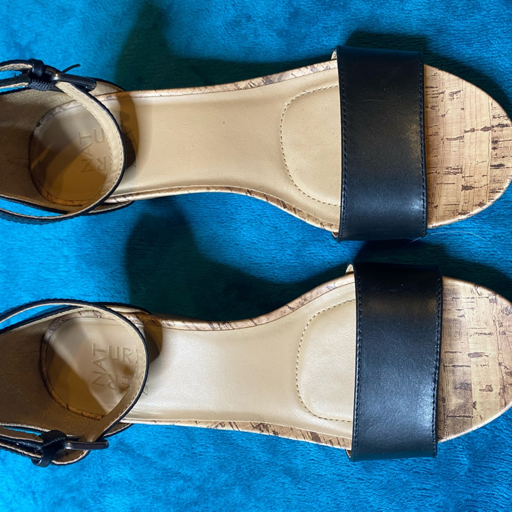 Naturalizer wedges